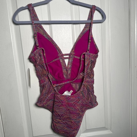 Becca Crochet One Piece Swimsuit size Medium NWT - Picture 3 of 3